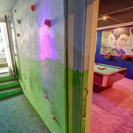 Mountain Getaway - Funky First Floor Stubai Super Card
